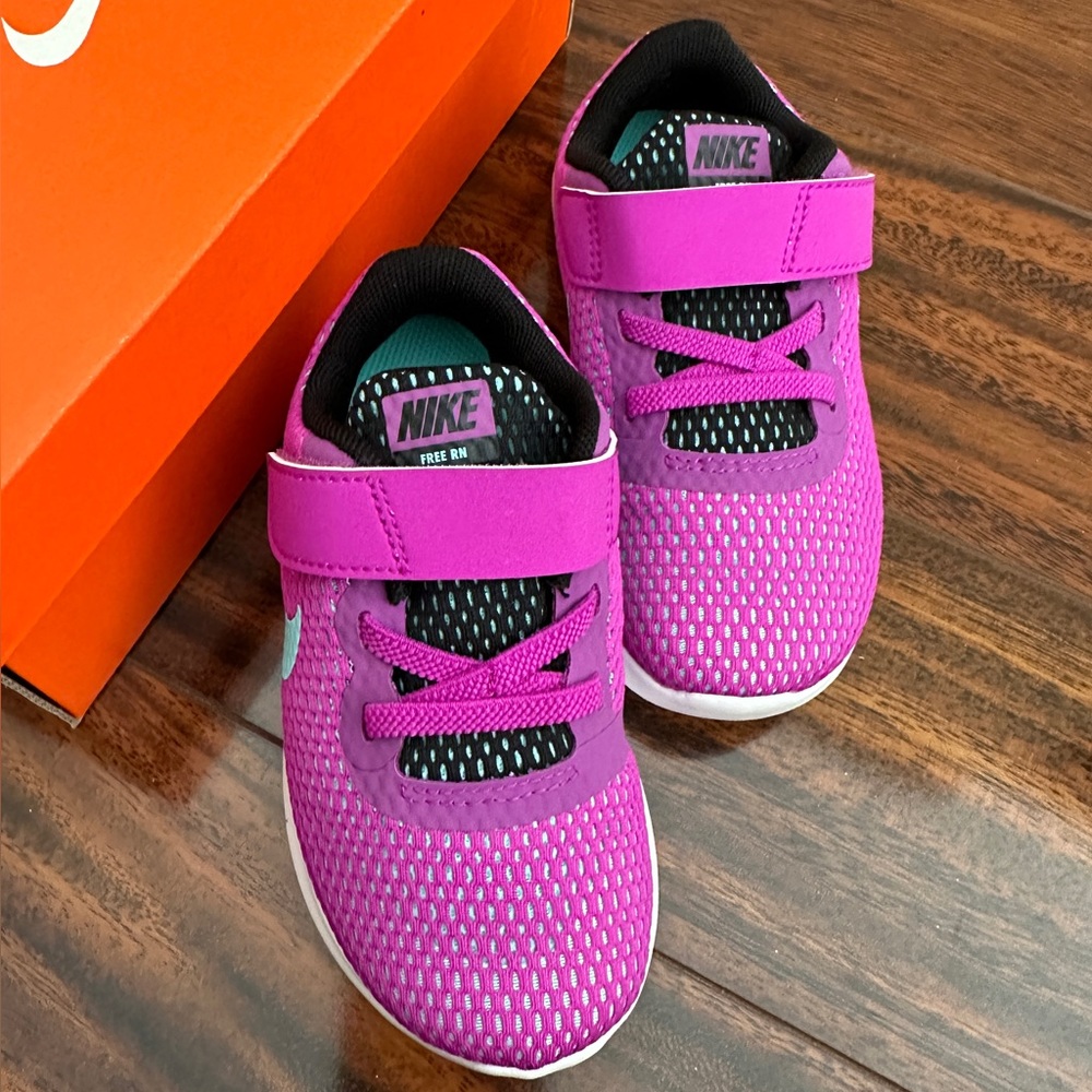 Nike Free RN - Hyper Violet - Size 9C - New In Box